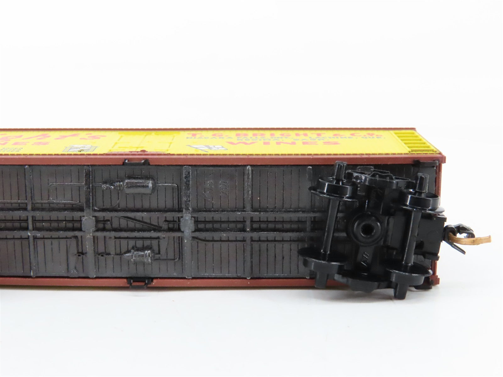 N Scale Micro-Trains MTL 49210 TGBX T.G. Bright & Co. 40' Reefer 101 RTR