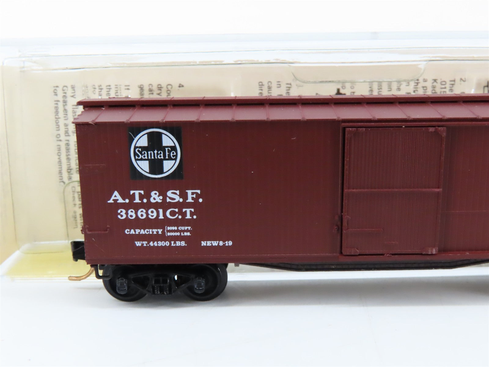 N Scale Kadee Micro-Trains MTL 39060 ATSF Santa Fe 40' Box Car 38691C.T. RTR