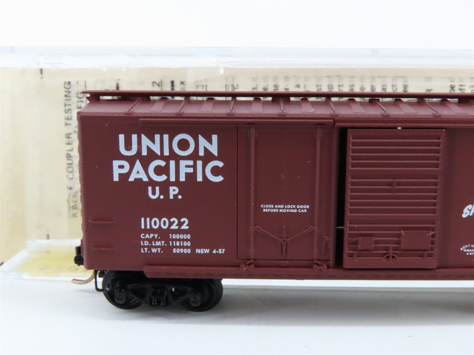 N Scale Micro-Trains MTL 22030 UP Union Pacific 40' Box Car 110022 RTR