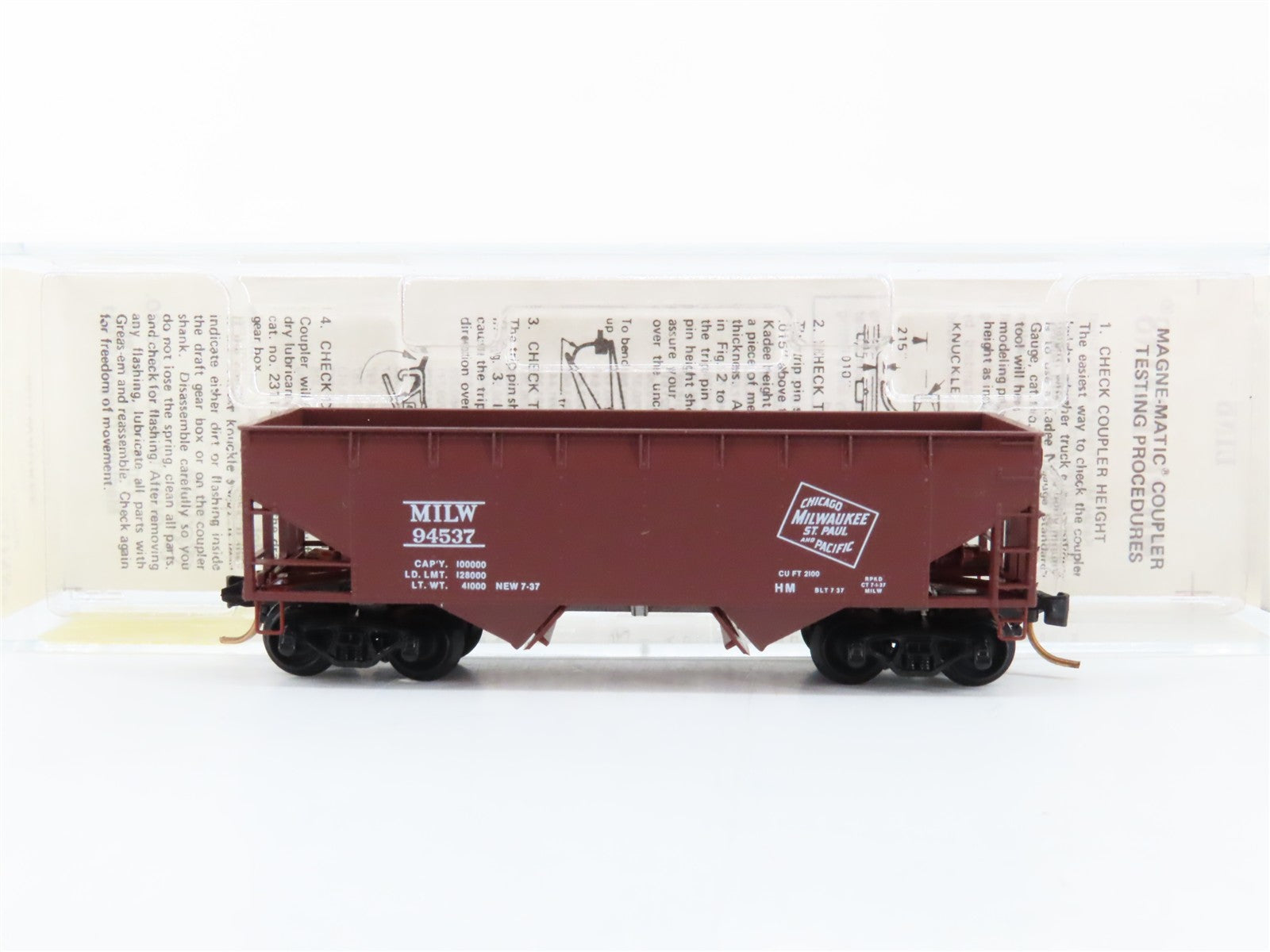 N Scale Micro-Trains MTL 55300 MILW Milwaukee Road 33' 2-Bay Hopper 94537 RTR