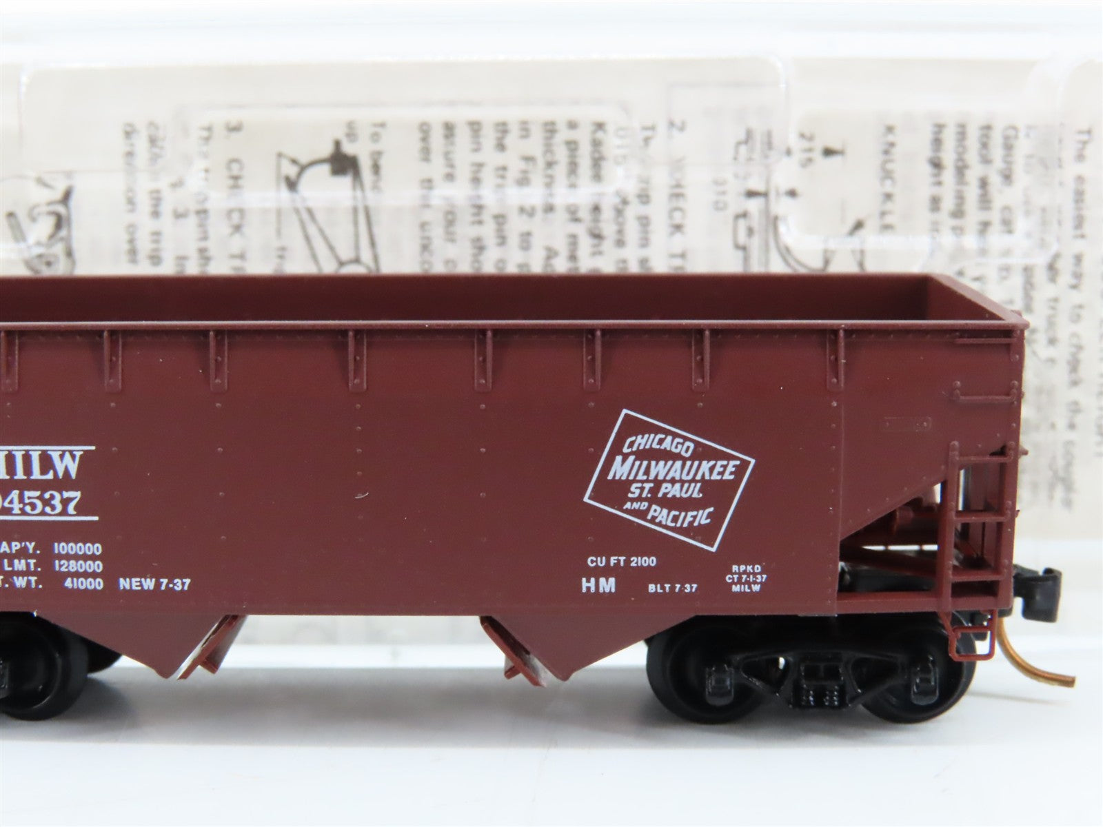 N Scale Micro-Trains MTL 55300 MILW Milwaukee Road 33' 2-Bay Hopper 94537 RTR