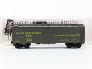 N Scale Micro-Trains MTL 59510 PFE Pacific Fruit Express 40' Reefer 925 RTR