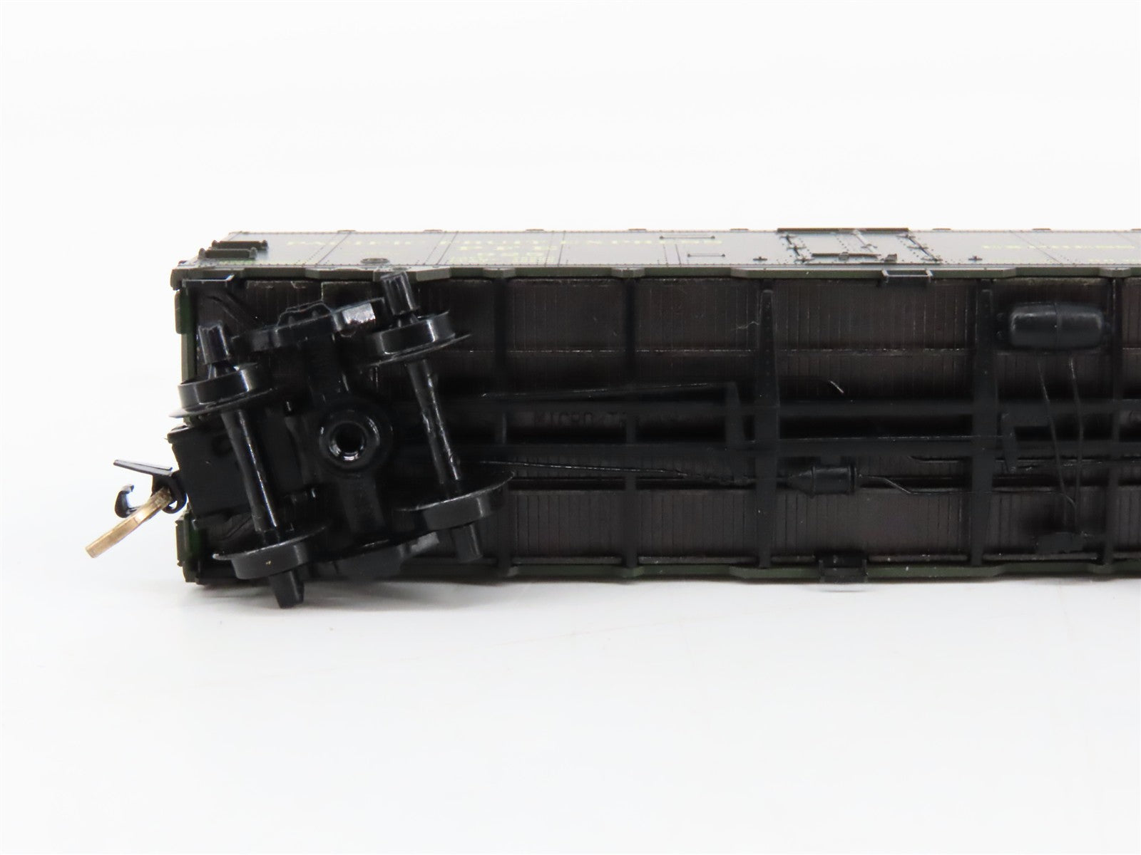 N Scale Micro-Trains MTL 59510 PFE Pacific Fruit Express 40' Reefer 925 RTR