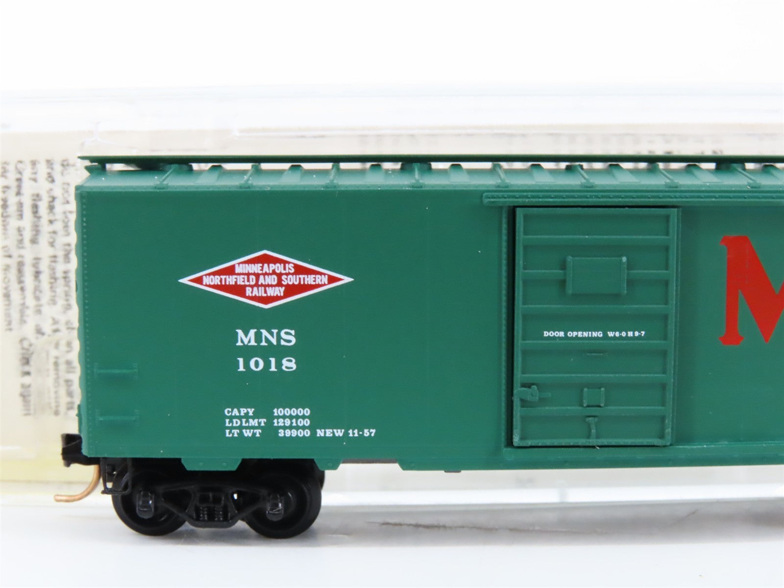 N Scale Kadee Micro-Trains MTL 20840 MNS 40' Single Door Box Car 1018 RTR