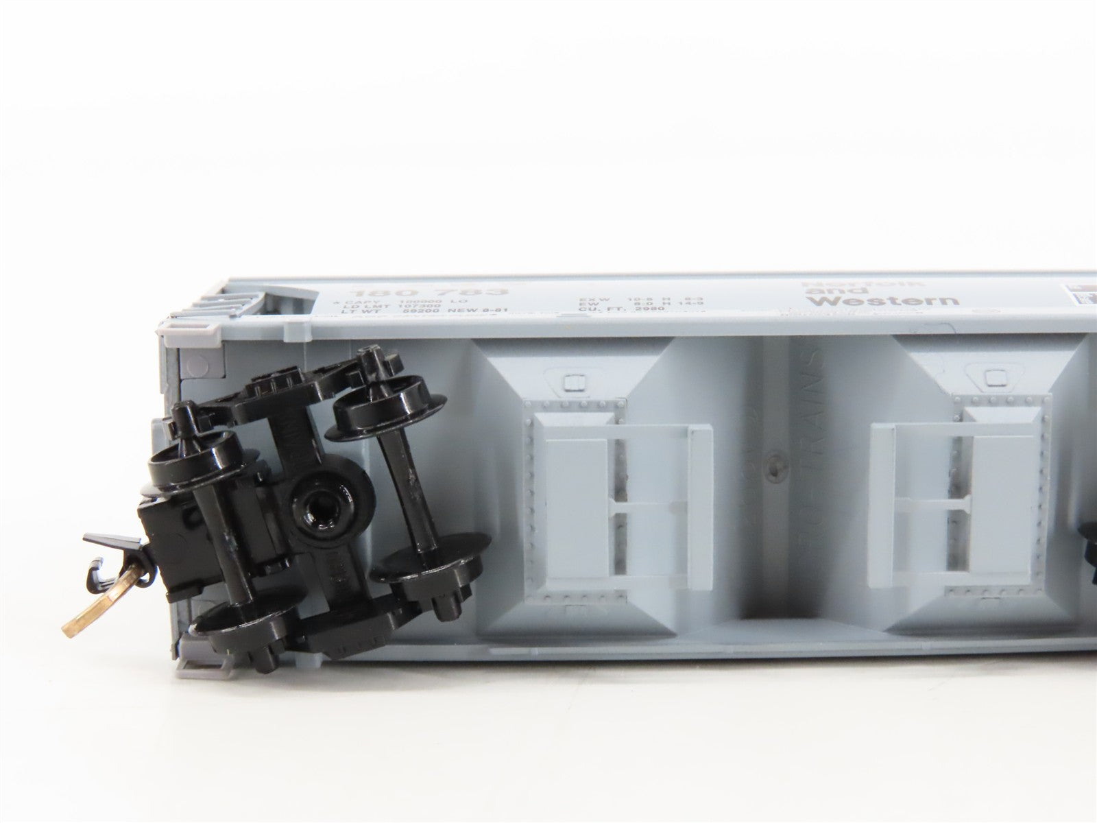 N Scale Micro-Trains MTL 92050 NW Norfolk & Western 2-Bay Covered Hopper RTR