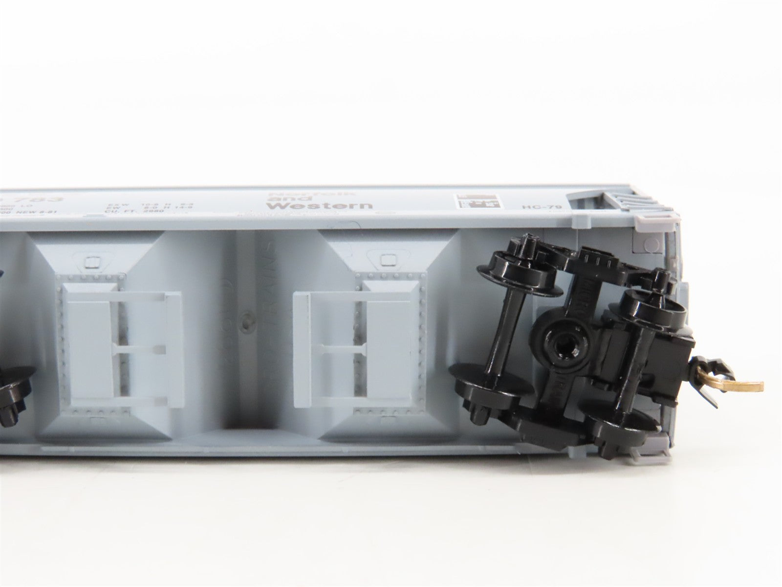 N Scale Micro-Trains MTL 92050 NW Norfolk & Western 2-Bay Covered Hopper RTR