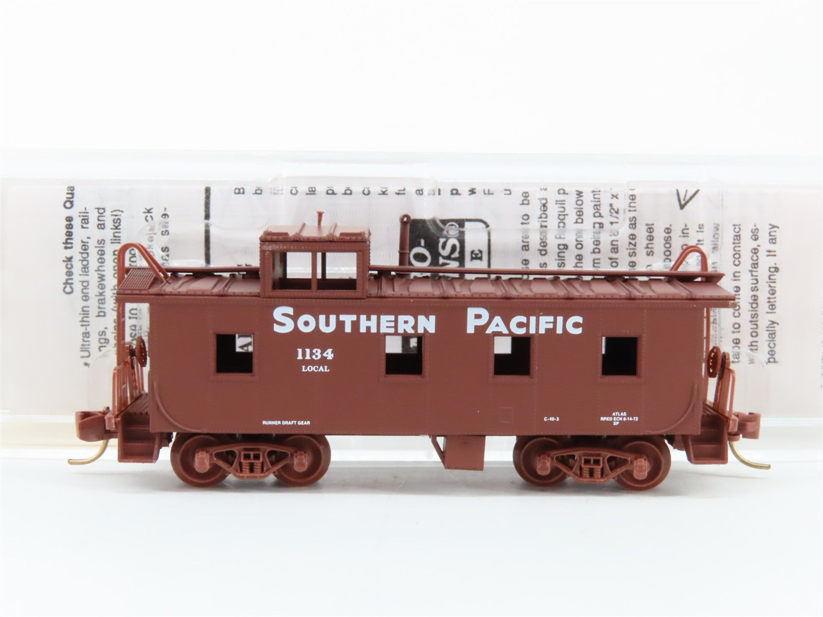 N Scale Micro-Trains MTL 100050 SP Southern Pacific 36' Caboose 1134 RTR