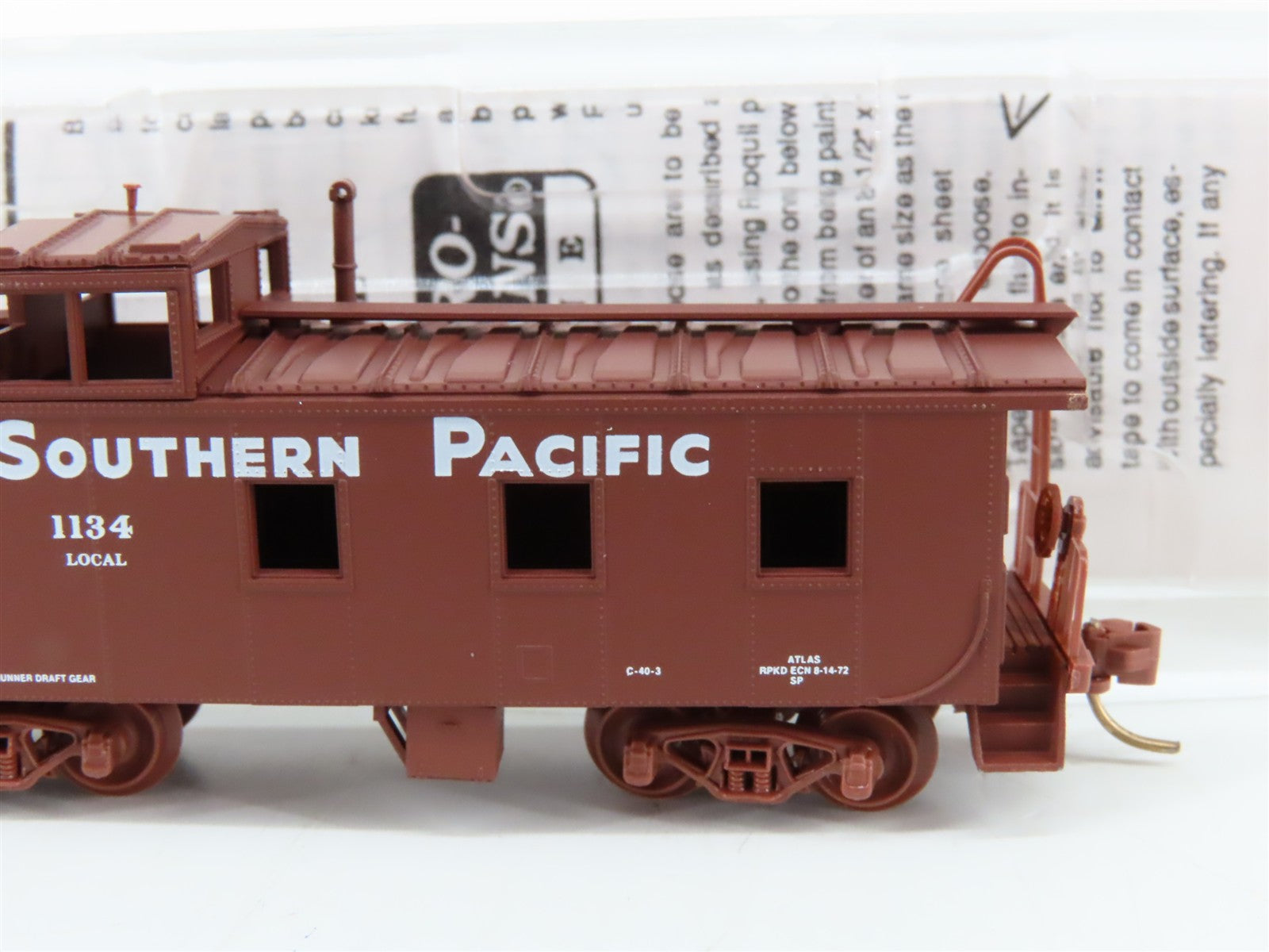 N Scale Micro-Trains MTL 100050 SP Southern Pacific 36' Caboose 1134 RTR