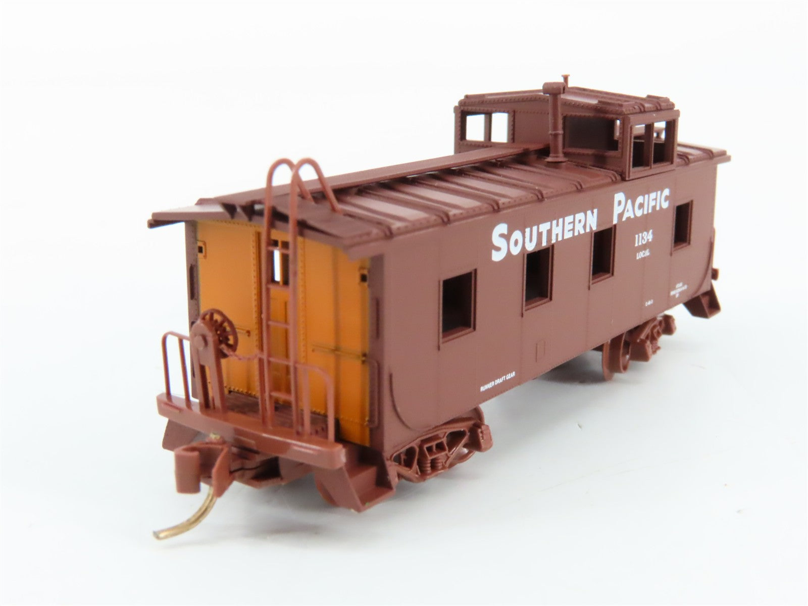 N Scale Micro-Trains MTL 100050 SP Southern Pacific 36' Caboose 1134 RTR
