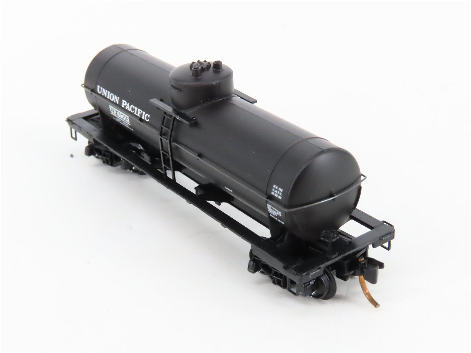 N Scale Micro-Trains MTL 65180 UP Union Pacific 39' Single Dome Tank Car RTR