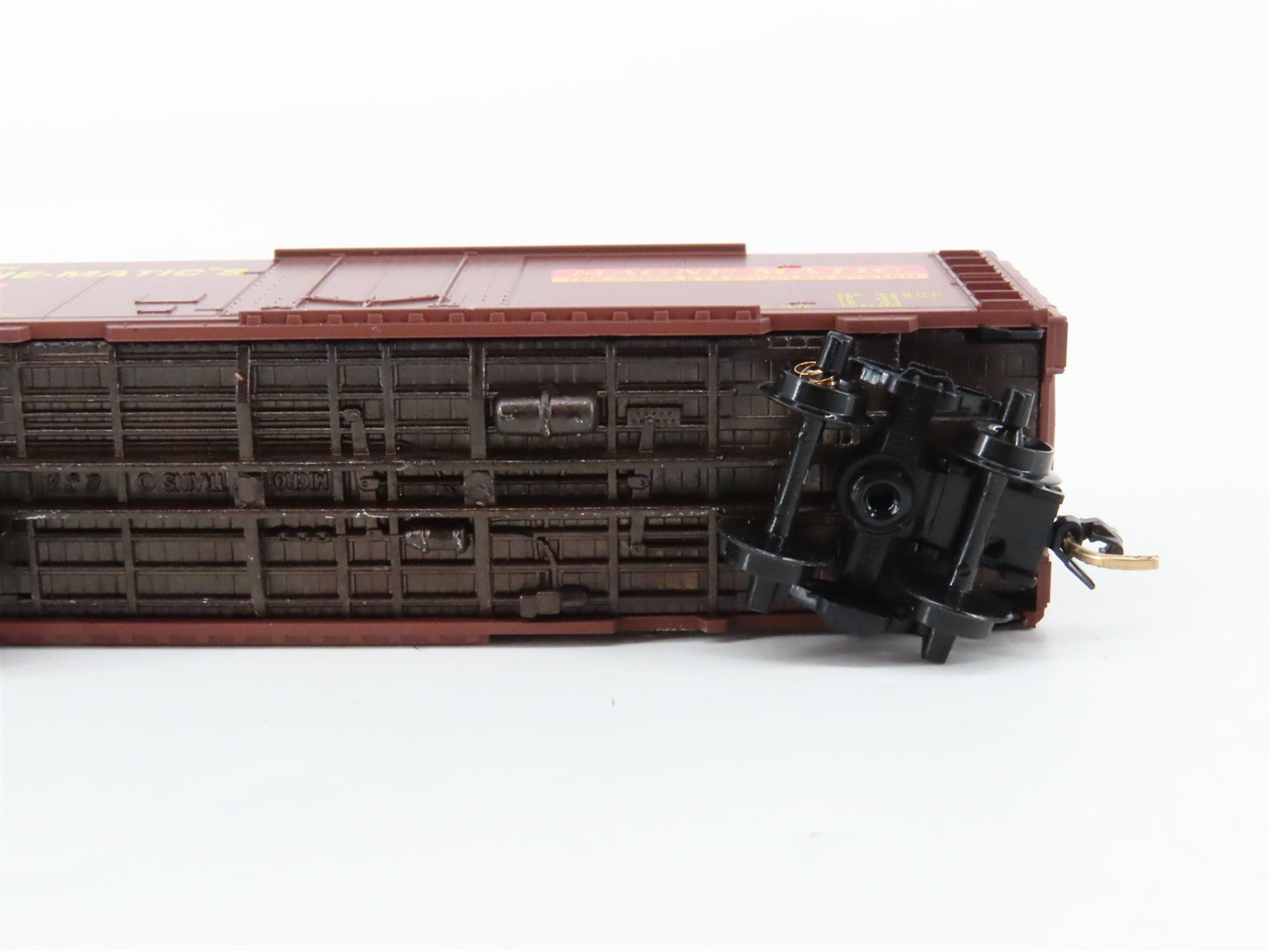 N Scale Micro-Trains MTL 21200 Route Of The Magne-Matics 40' Box Car 80 RTR