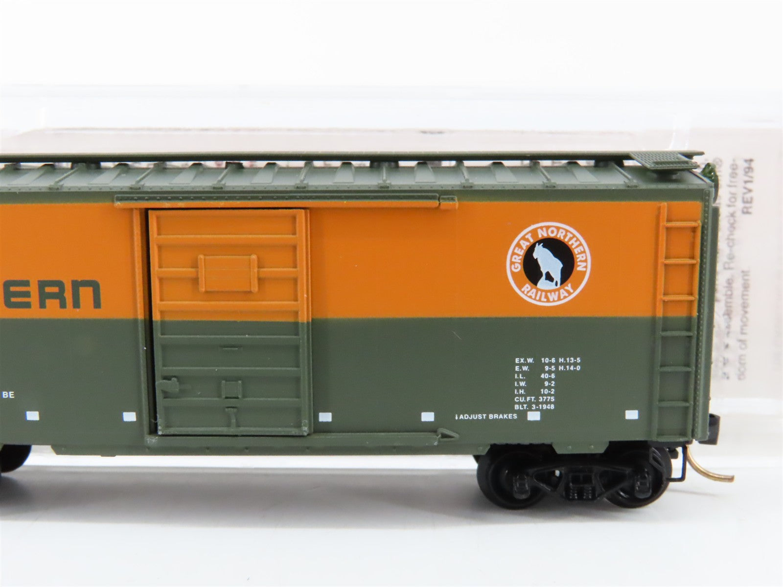 N Scale Micro-Trains MTL 20226 GN Great Northern 40' Single Door Boxcar 2533 RTR