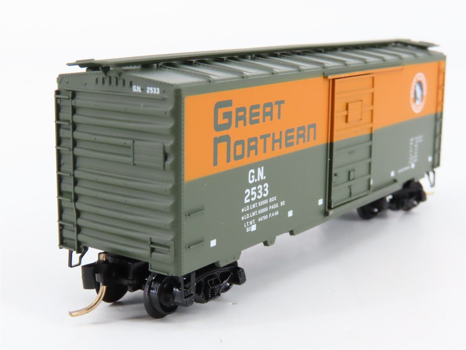 N Scale Micro-Trains MTL 20226 GN Great Northern 40' Single Door Boxcar 2533 RTR
