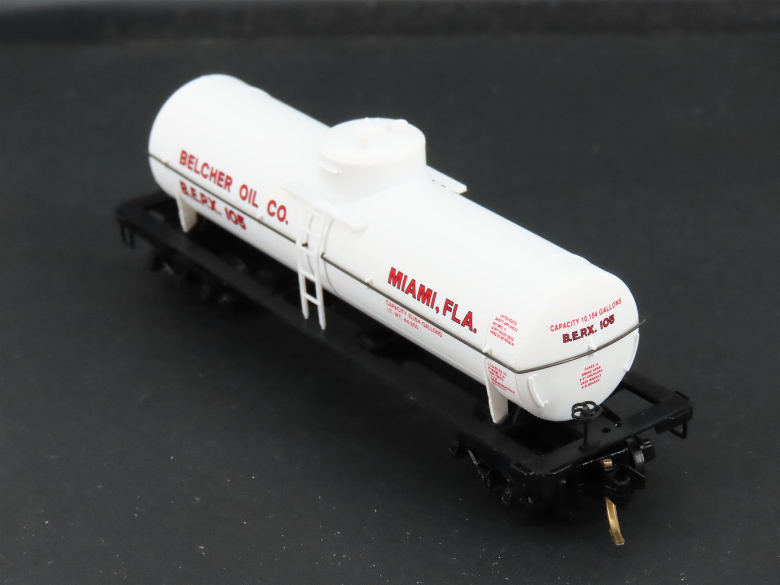 N Scale Micro-Trains MTL 65420 BEPX Belcher Oil Co. 39' Single Dome Tank Car RTR