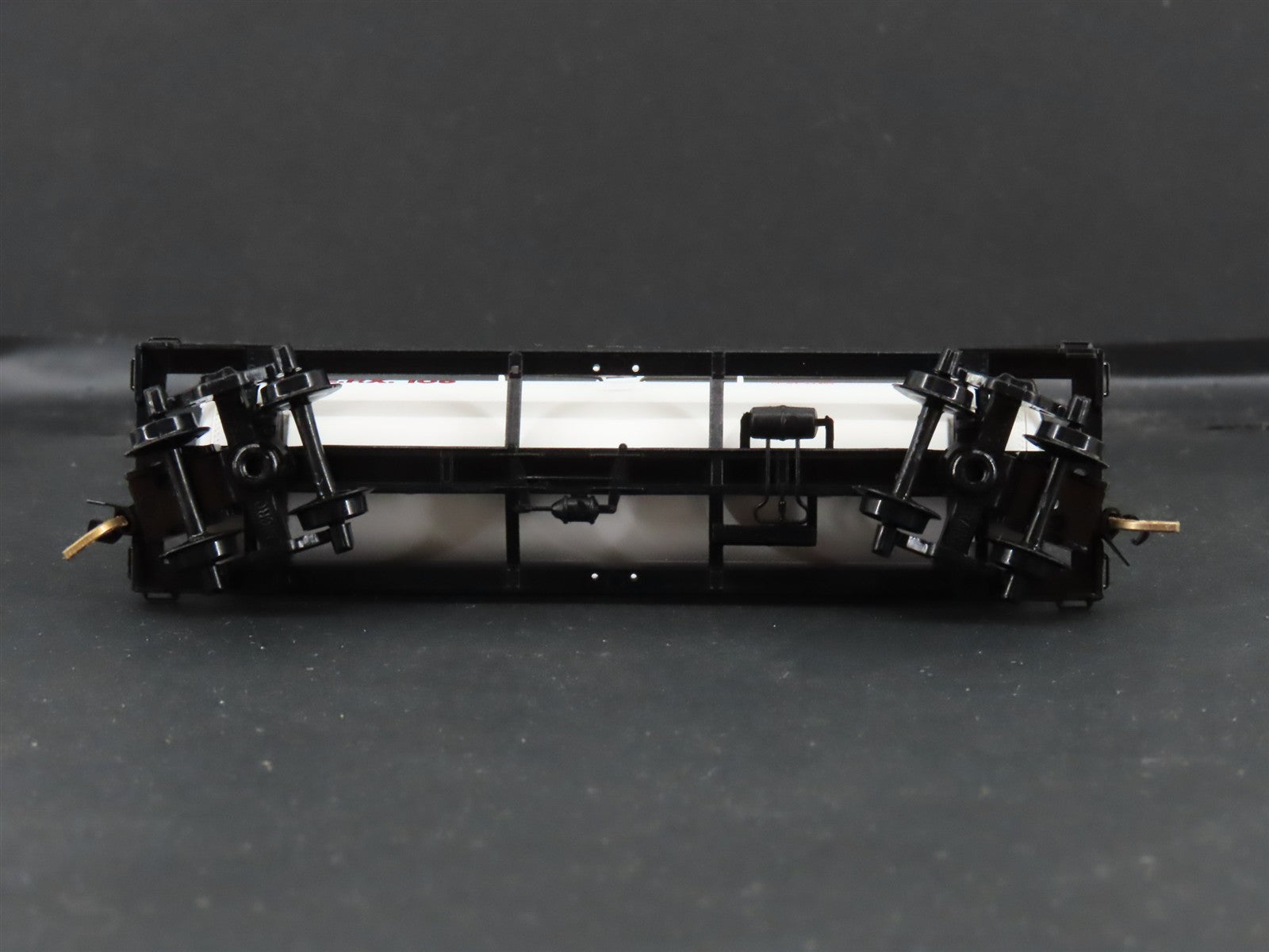 N Scale Micro-Trains MTL 65420 BEPX Belcher Oil Co. 39' Single Dome Tank Car RTR