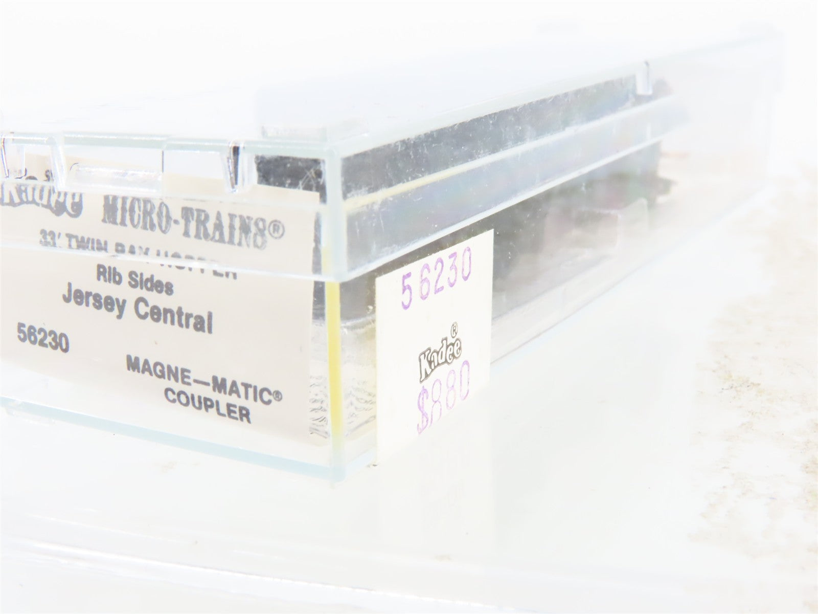 N Scale Micro-Trains MTL 56230 CNJ Jersey Central 33' 2-Bay Hopper 67450 RTR