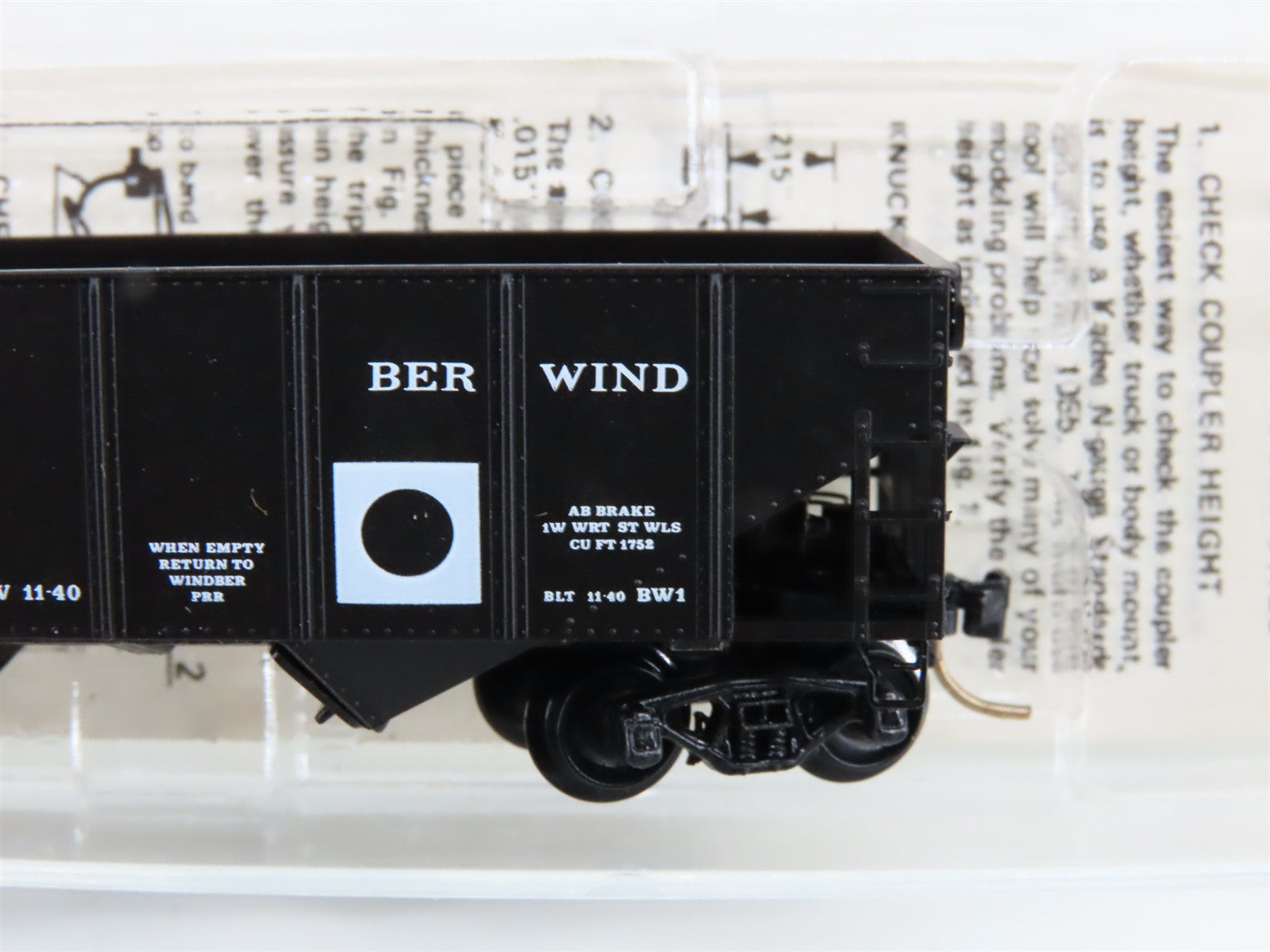 N Scale Micro-Trains MTL 56240 Berwind-White Coal Mining Co. 33' Hopper RTR