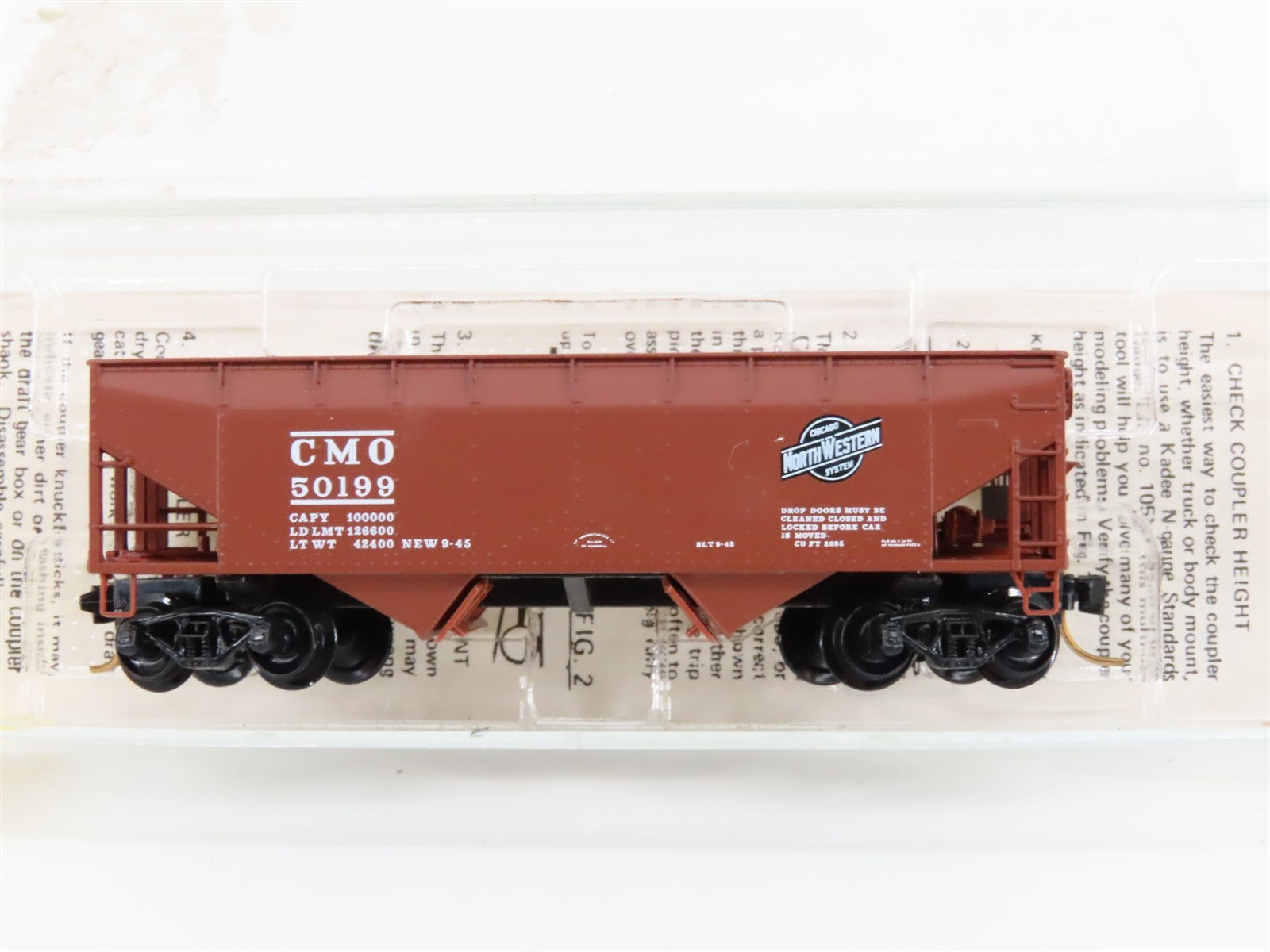 N Kadee Micro-Trains MTL 55250 CMO Chicago & North Western 2-Bay Hopper 50199