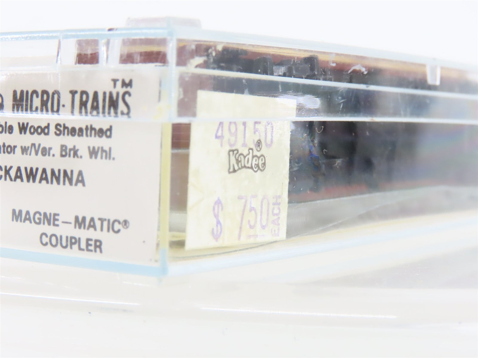 N Scale Micro-Trains MTL 49150 DL&W Lackawanna 40' Reefer 7000 RTR