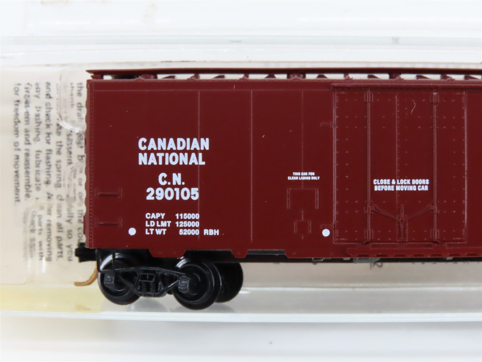 N Scale Kadee Micro-Trains MTL 21120 CN Canadian National 40' Box Car 290105 RTR