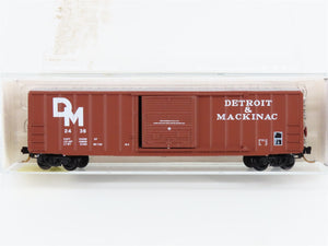 N Scale Kadee Micro-Trains MTL 25280 DM Detroit & Mackinac 50' Box Car 2436 RTR