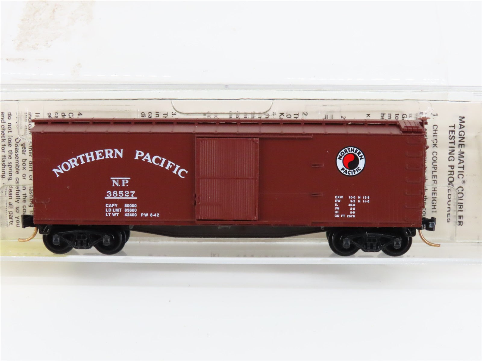N Scale Micro-Trains MTL 39030 NP Northern Pacific 40' Box Car 38527 RTR