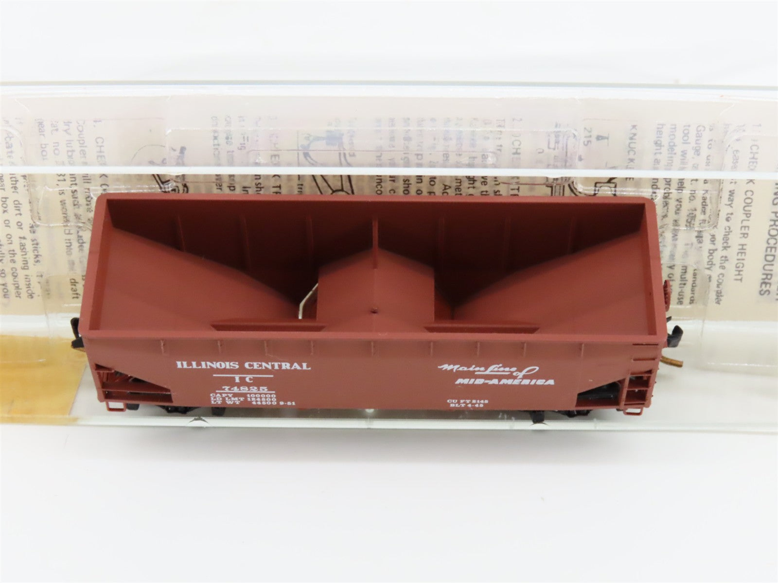 N Scale Micro-Trains MTL 55240 IC Illinois Central 33' 2-Bay Hopper 74825 RTR