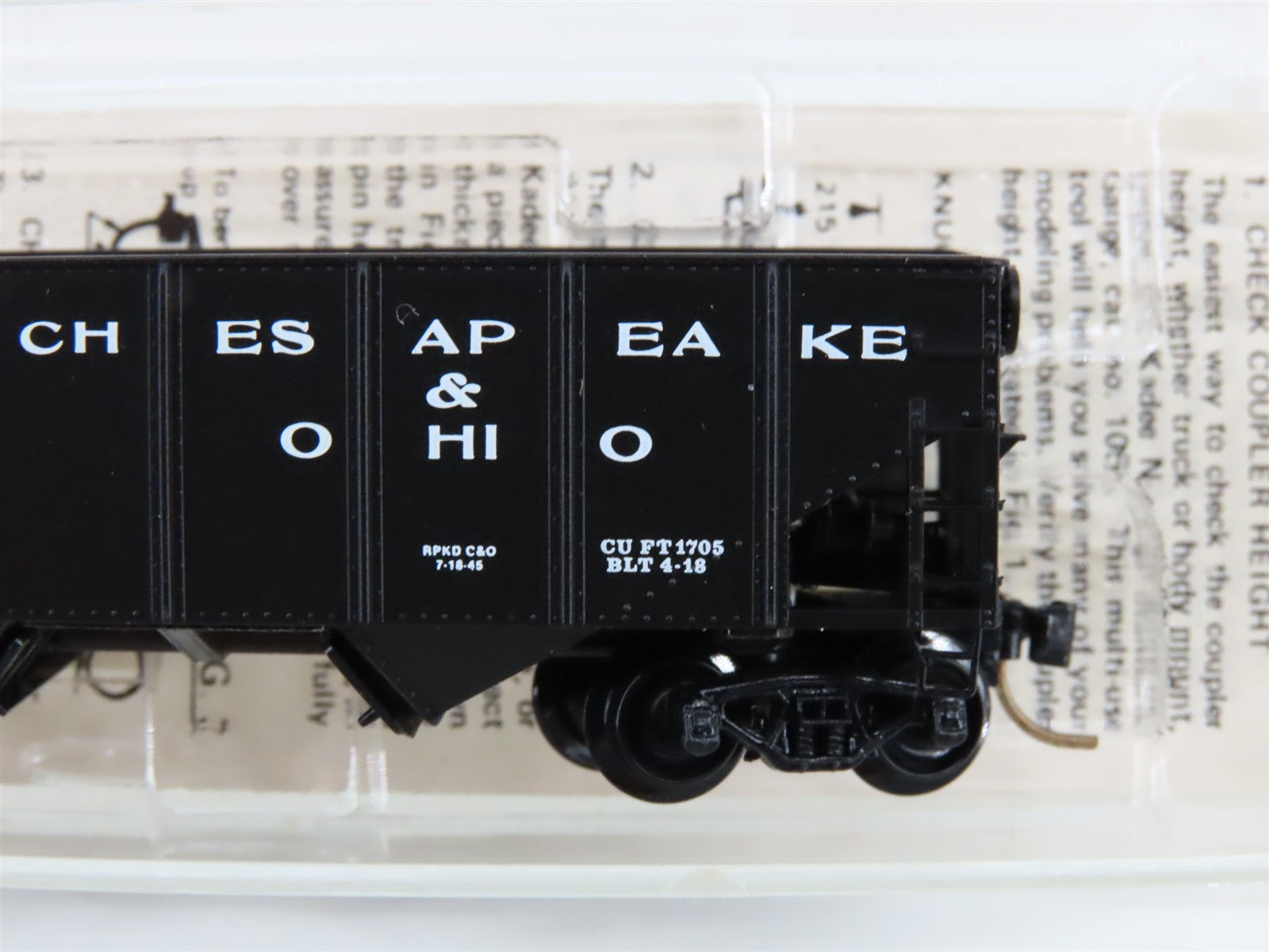 N Scale Micro-Trains MTL 56220 Chesapeake & Ohio 33' 2-Bay Rib Side Hopper RTR
