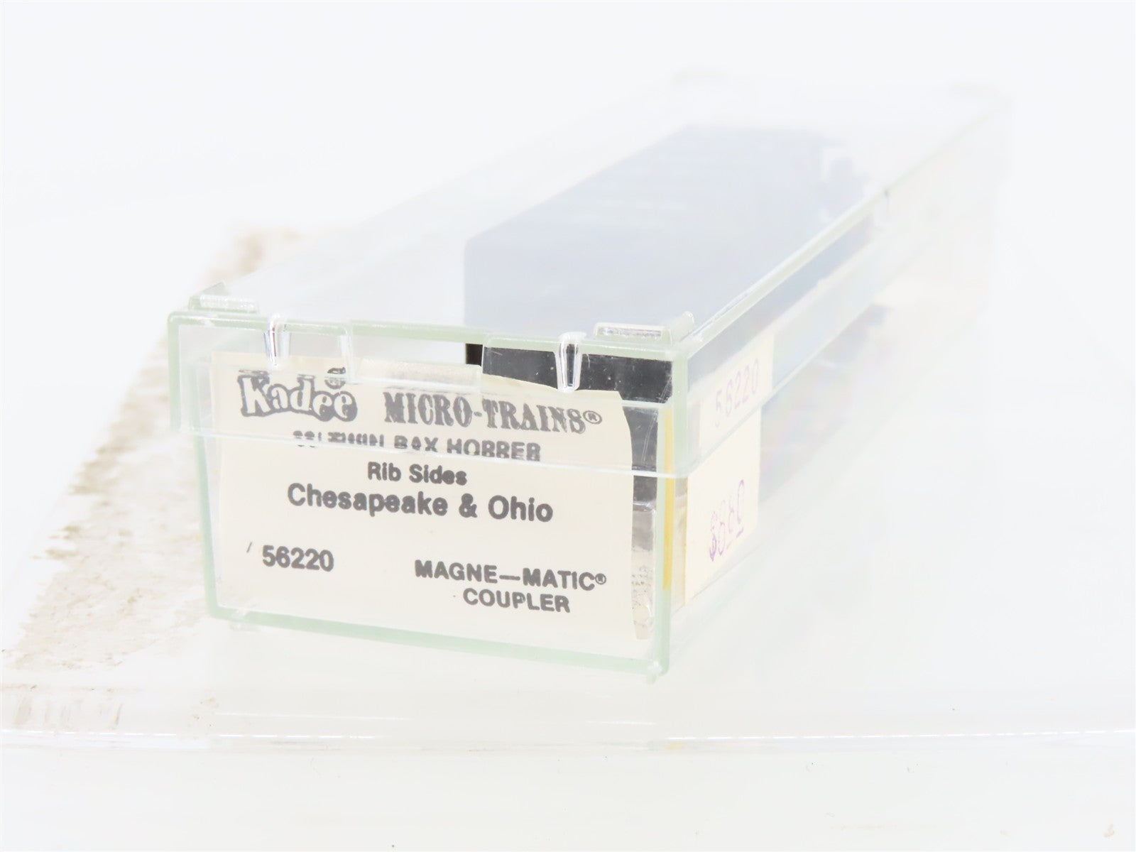 N Scale Micro-Trains MTL 56220 Chesapeake & Ohio 33' 2-Bay Rib Side Hopper RTR