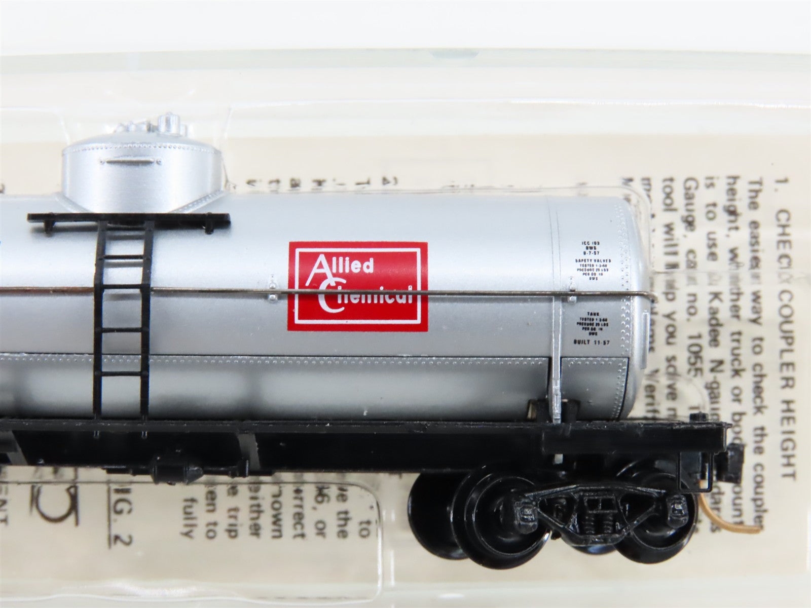 N Scale Micro-Trains MTL 65210 BMX Barrett Division 39' Single Dome Tank Car RTR