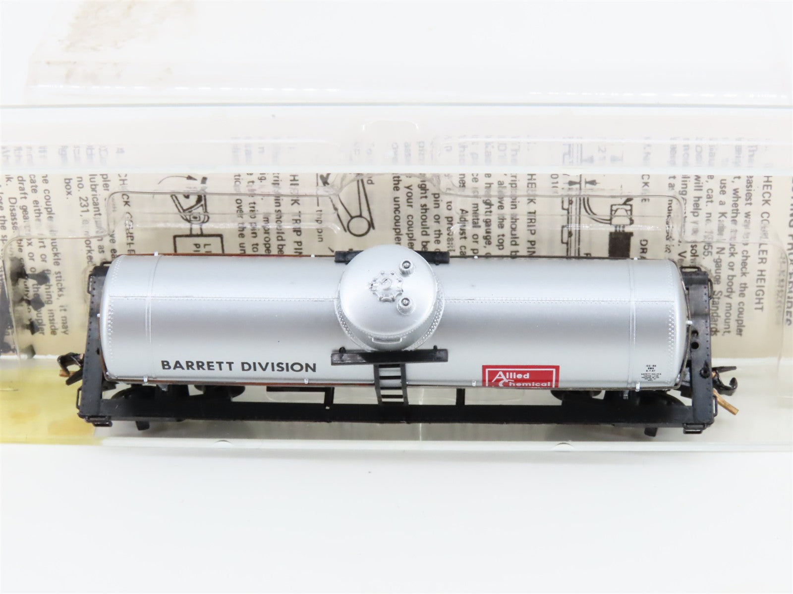 N Scale Micro-Trains MTL 65210 BMX Barrett Division 39' Single Dome Tank Car RTR