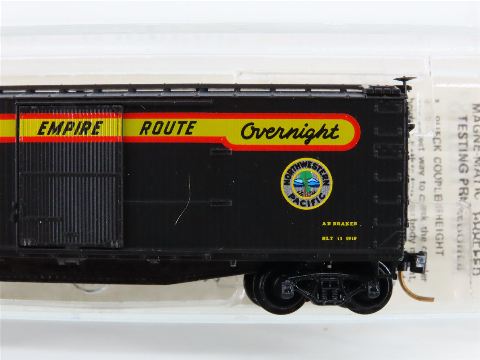 N Scale Micro-Trains MTL 39100 NWP Northwestern Pacific 40' Box Car 1953 RTR