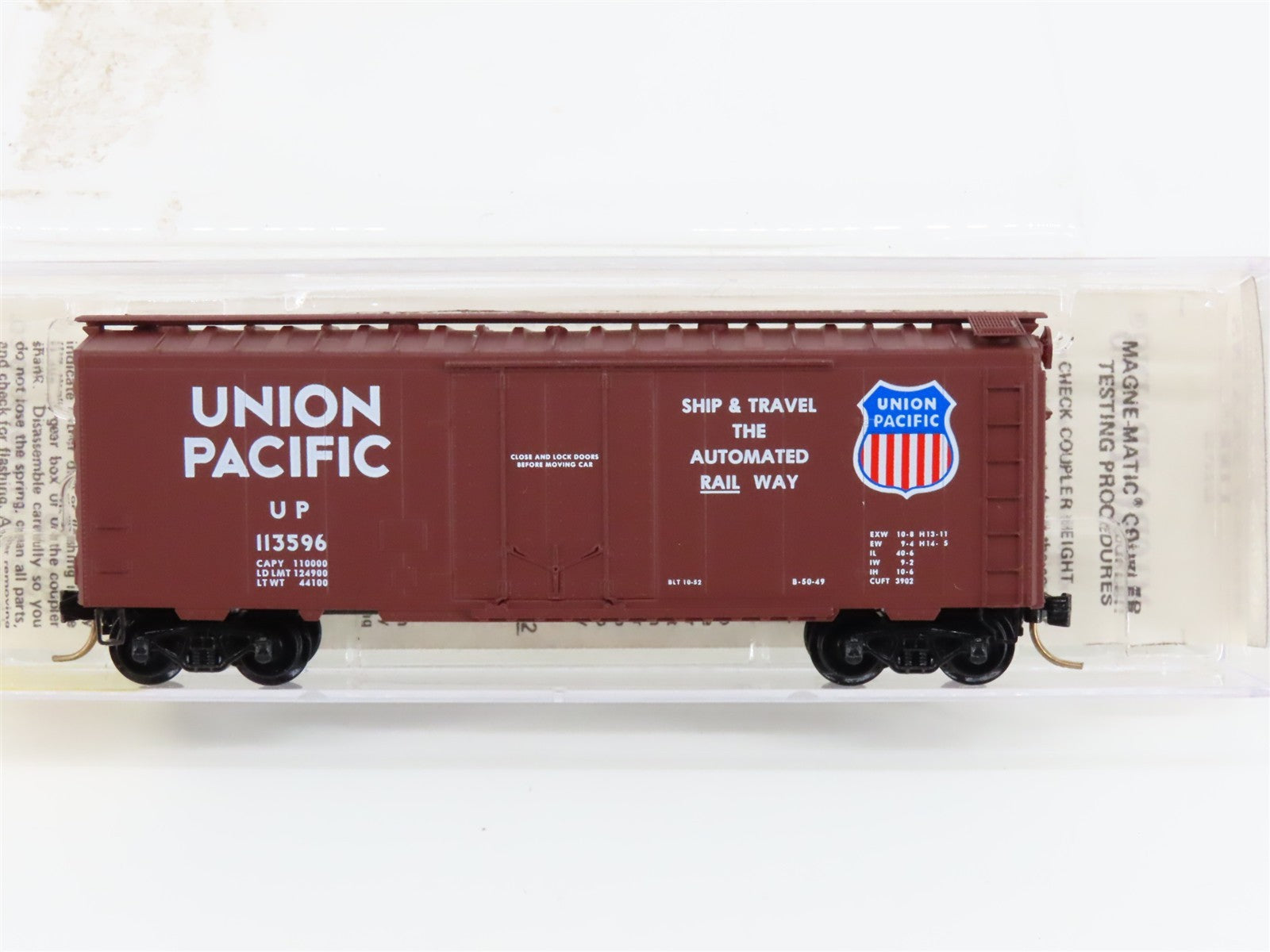 N Kadee Micro-Trains MTL 21140 UP Union Pacific 40' Plug Door Box Car 113596 RTR