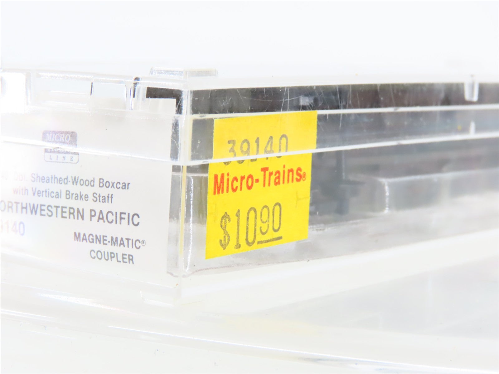 N Scale Micro-Trains MTL 39140 NWP Northwestern Pacific 40' Box Car 1946 RTR