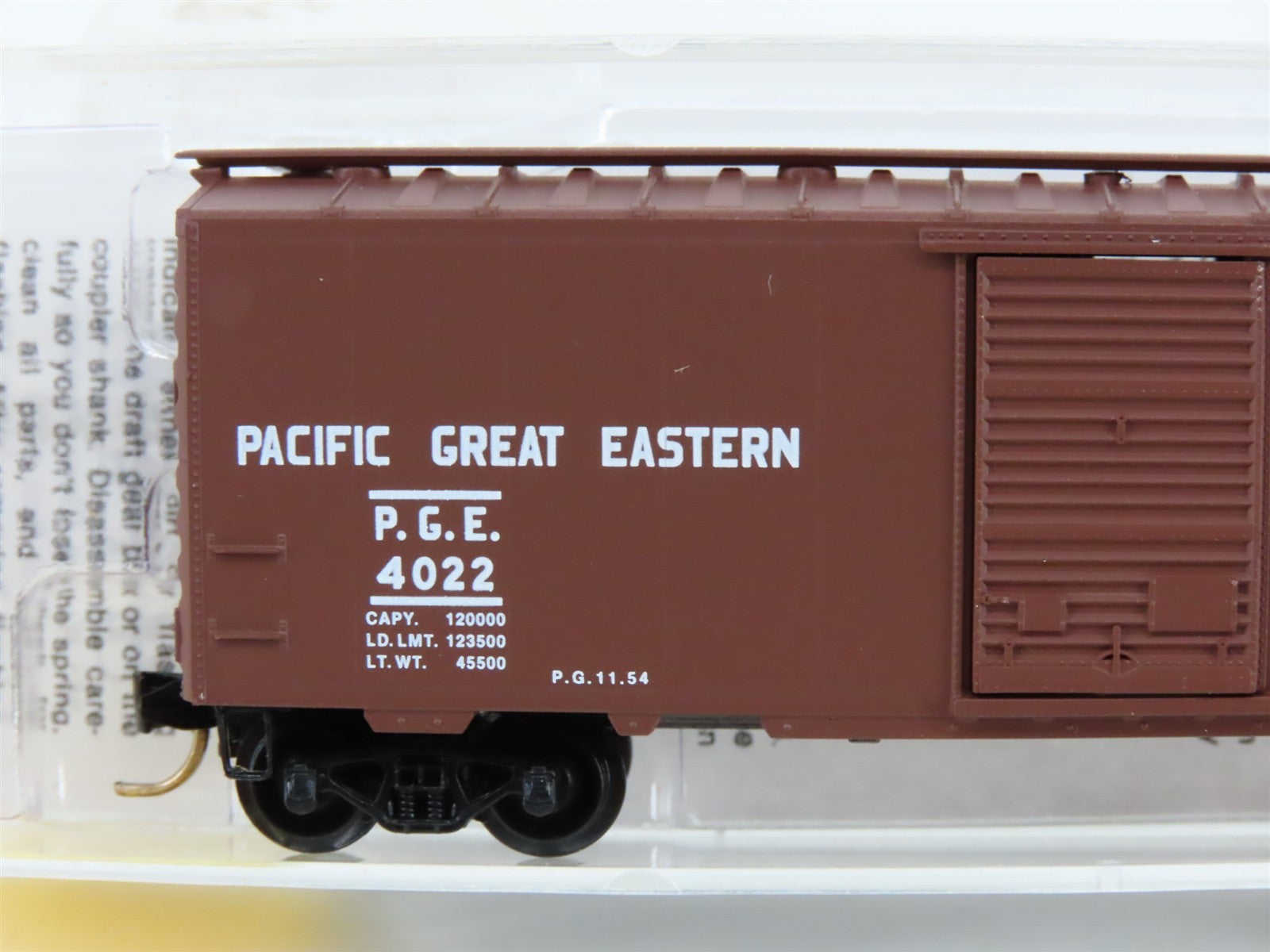 N Scale Micro-Trains MTL 20970 PGE Pacific Great Eastern 40' Box Car 4022 RTR