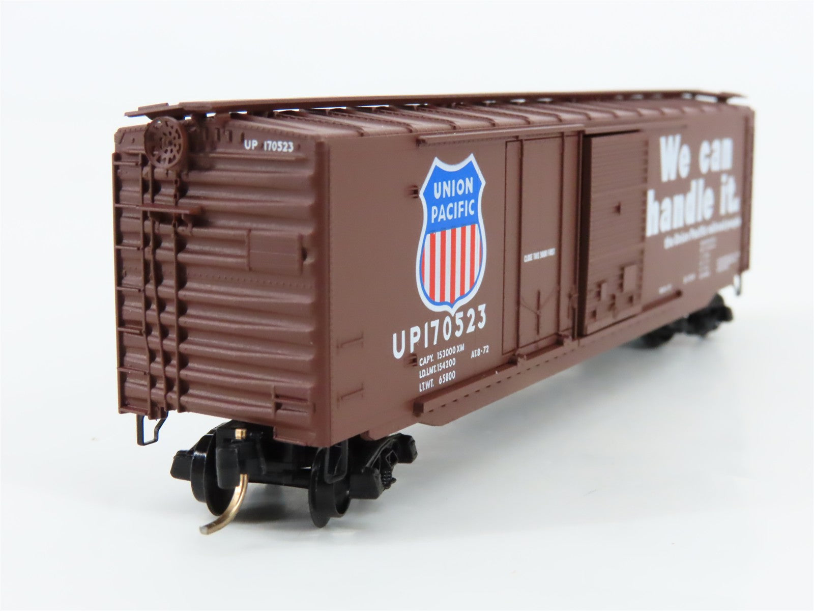 N Scale Micro-Trains MTL 33050 Union Pacific 50' Plug & Sliding Door Box Car RTR
