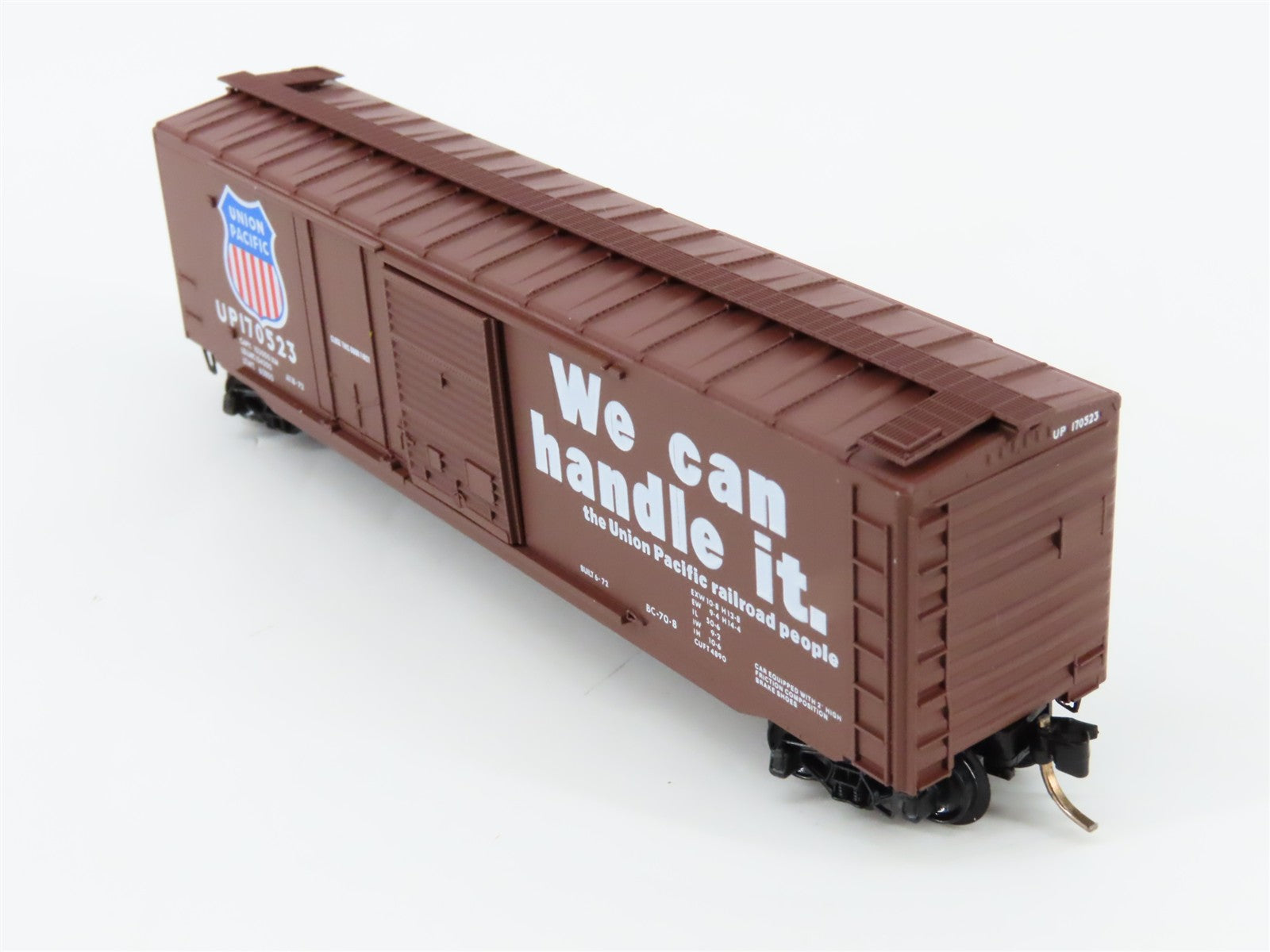 N Scale Micro-Trains MTL 33050 Union Pacific 50' Plug & Sliding Door Box Car RTR