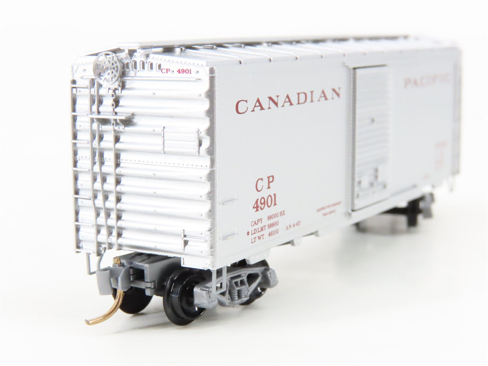 N Scale Micro-Trains MTL 20546 CP Canadian Pacific 40' Standard Box Car 4901 RTR