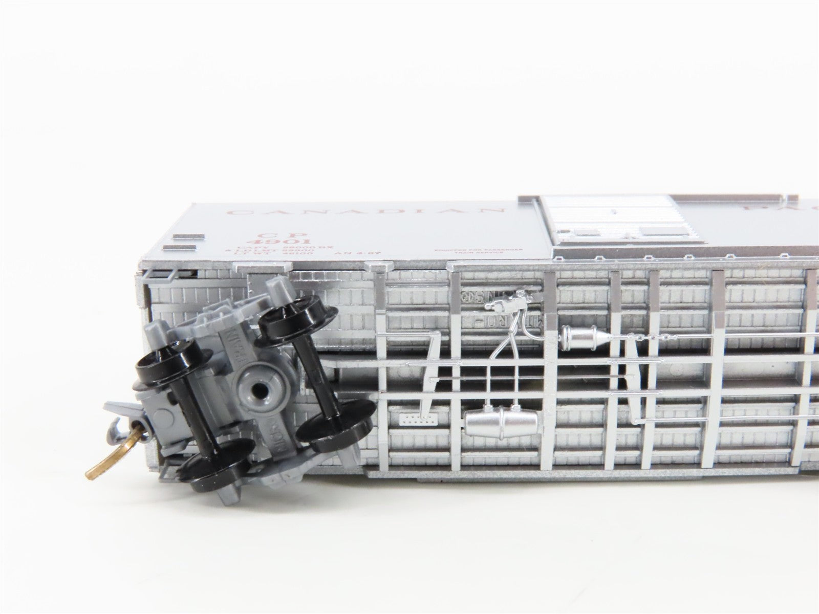 N Scale Micro-Trains MTL 20546 CP Canadian Pacific 40' Standard Box Car 4901 RTR