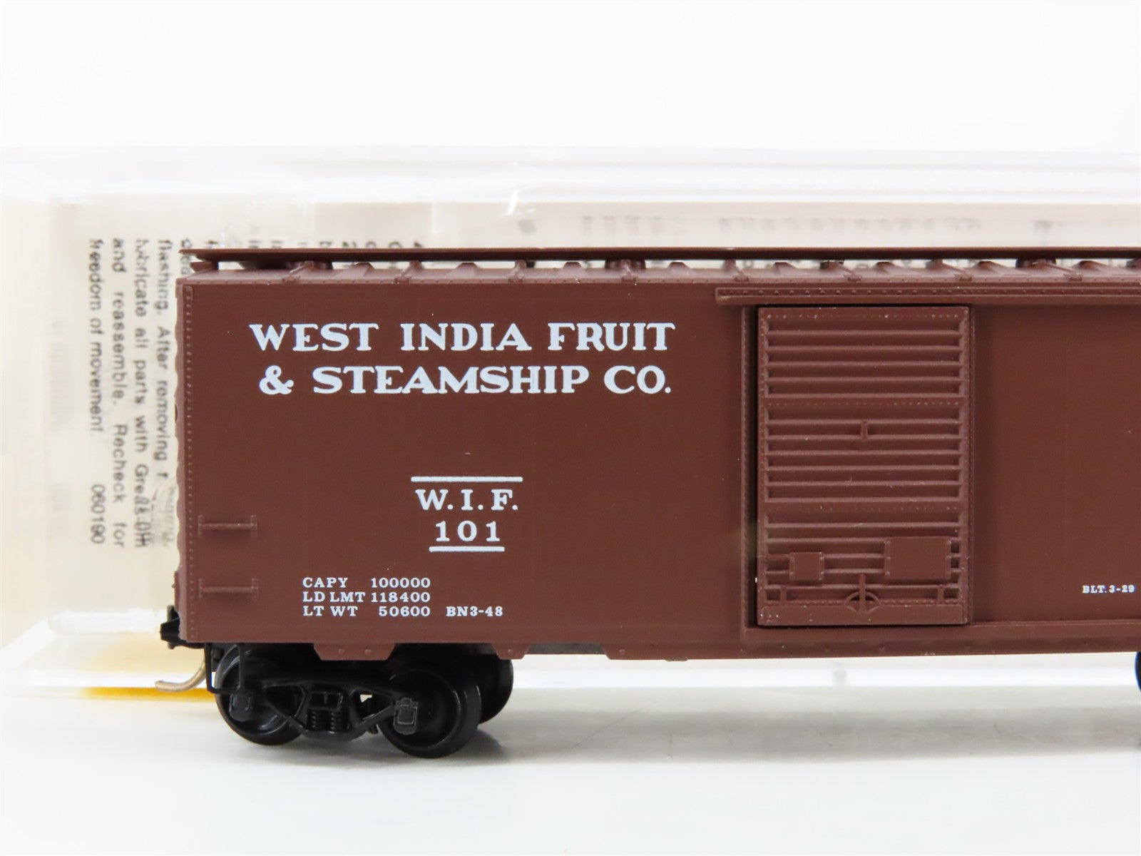 N Scale Micro-Trains MTL 20630 West India Fruit & Steamship Co. 40' Box Car RTR