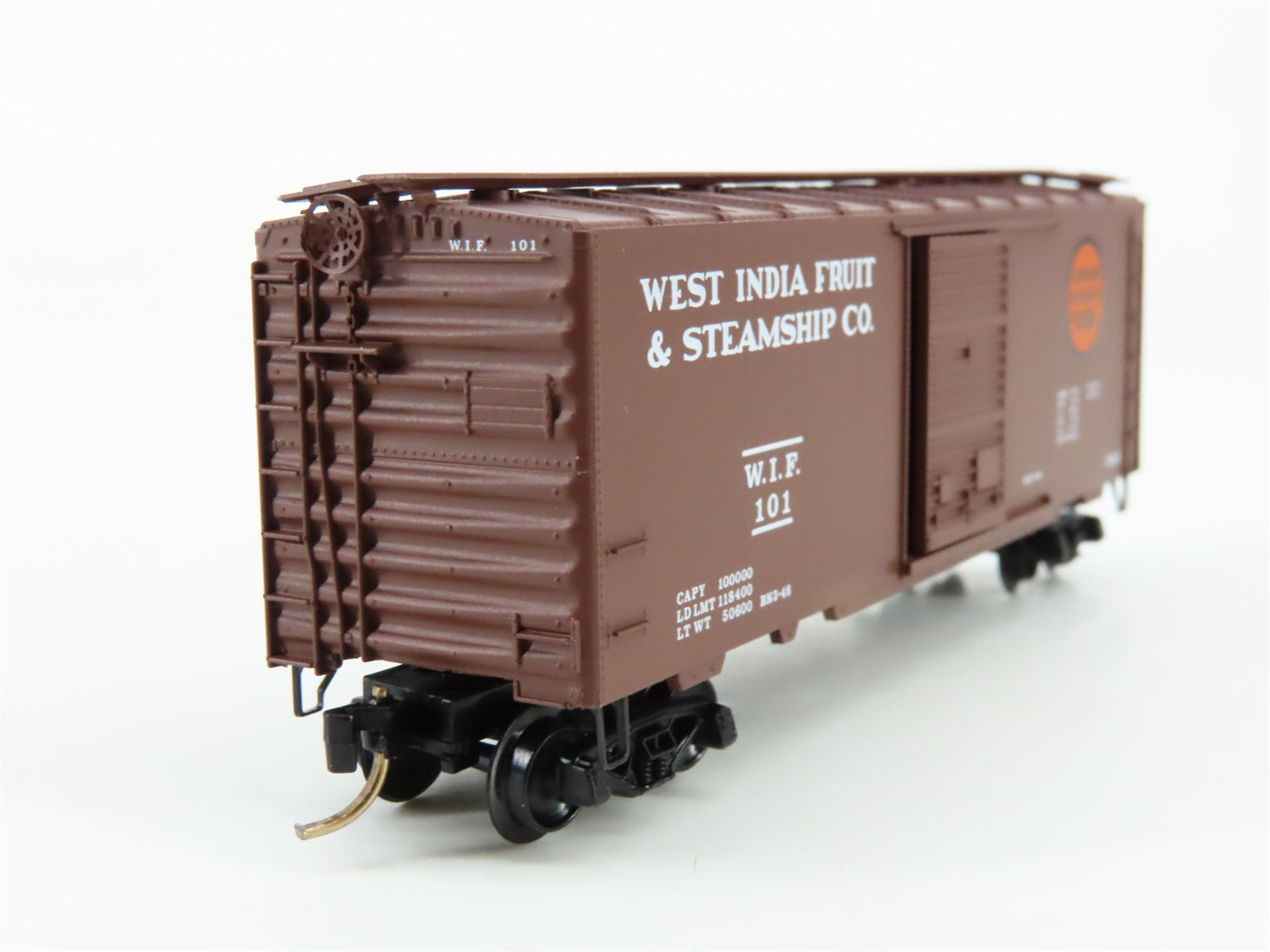 N Scale Micro-Trains MTL 20630 West India Fruit & Steamship Co. 40' Box Car RTR