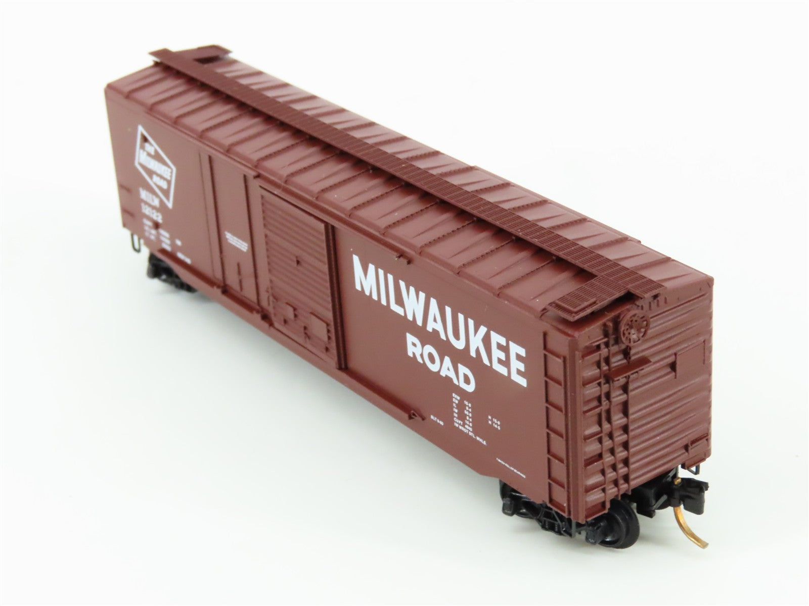 N Scale Micro-Trains MTL 33100 MILW Milwaukee Road 50' Box Car 12122 RTR