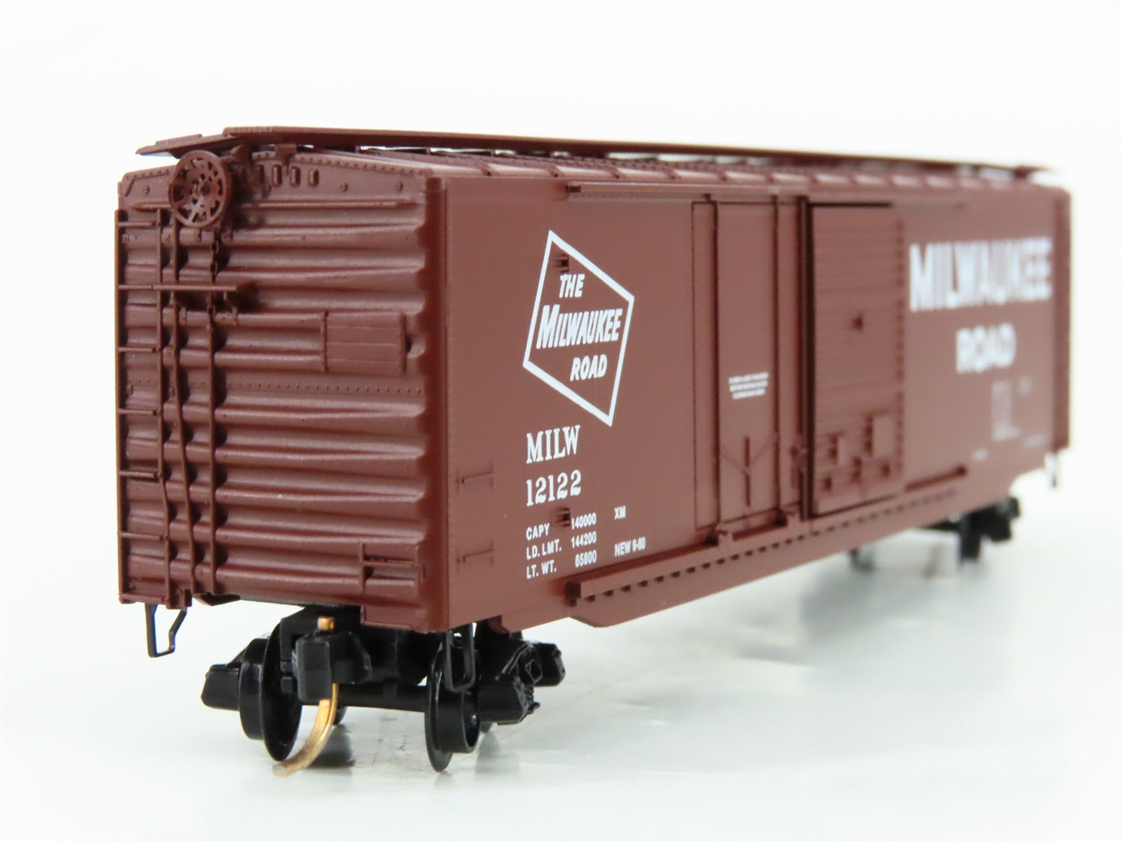 N Scale Micro-Trains MTL 33100 MILW Milwaukee Road 50' Box Car 12122 RTR