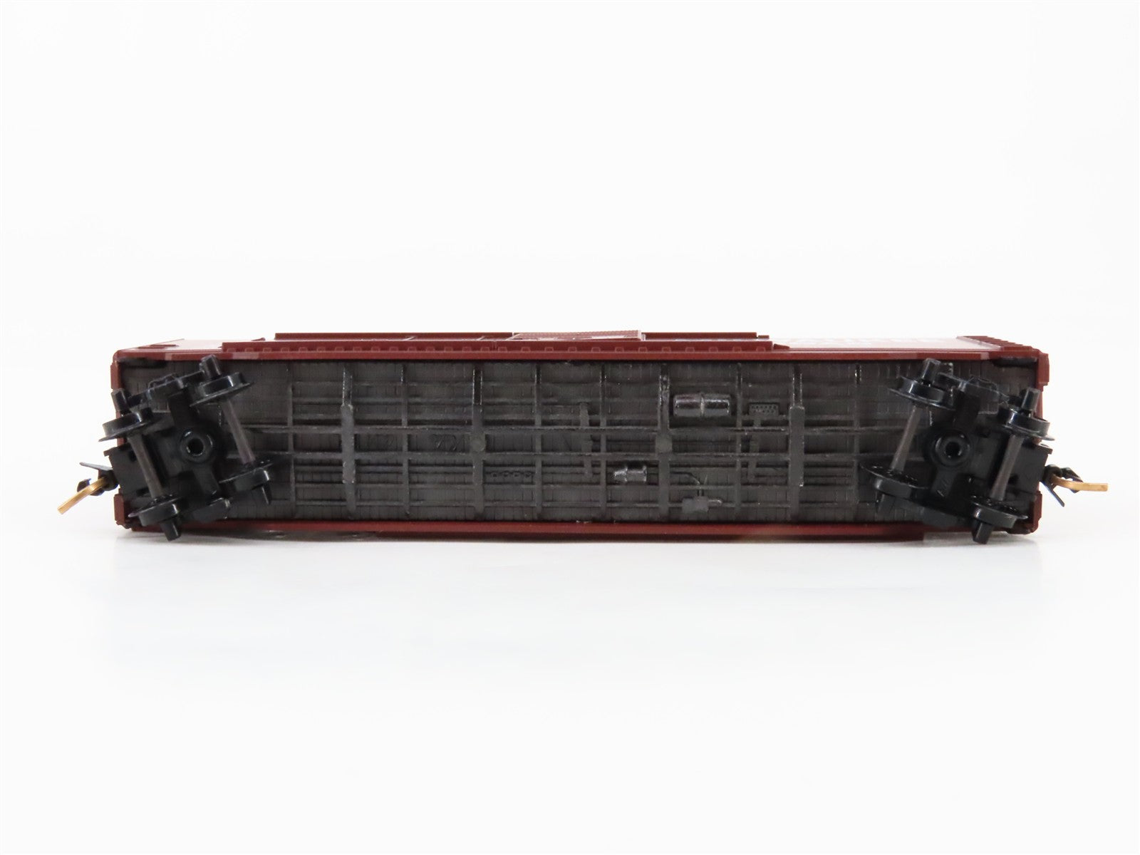 N Scale Micro-Trains MTL 33100 MILW Milwaukee Road 50' Box Car 12122 RTR