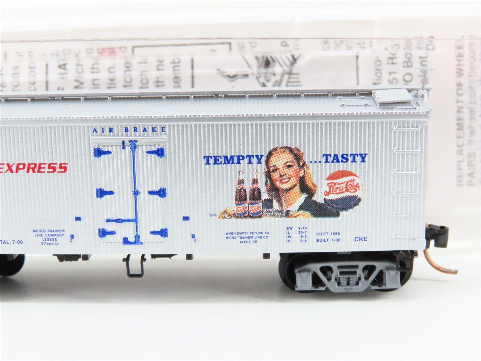 N Scale Micro-Trains MTL 58560 PCEX Pepsi Cola 36' Reefer 58506