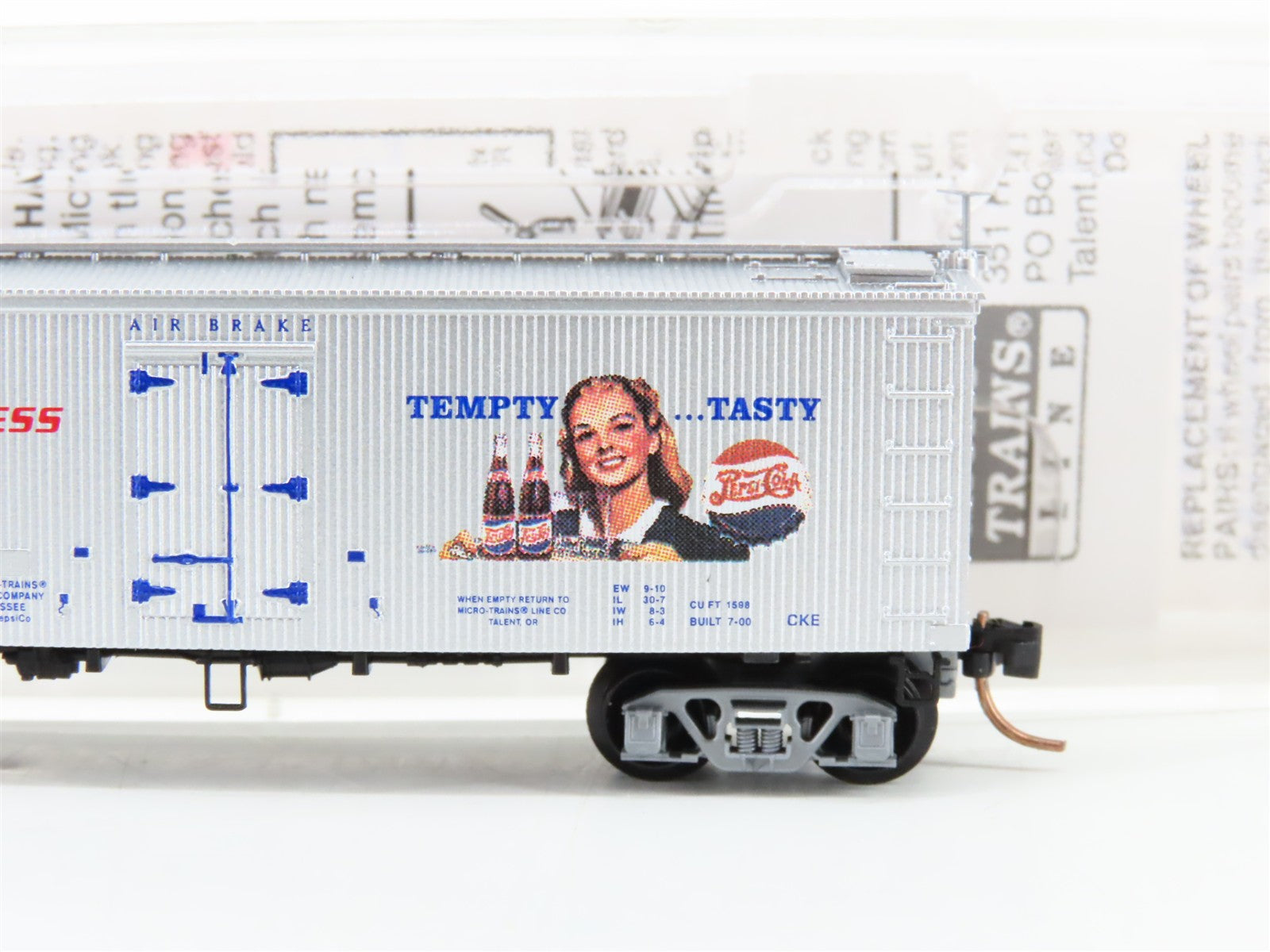 N Scale Micro-Trains MTL 58560 PCEX Pepsi-Cola 36' Wood Sheathed Ice Reefer RTR