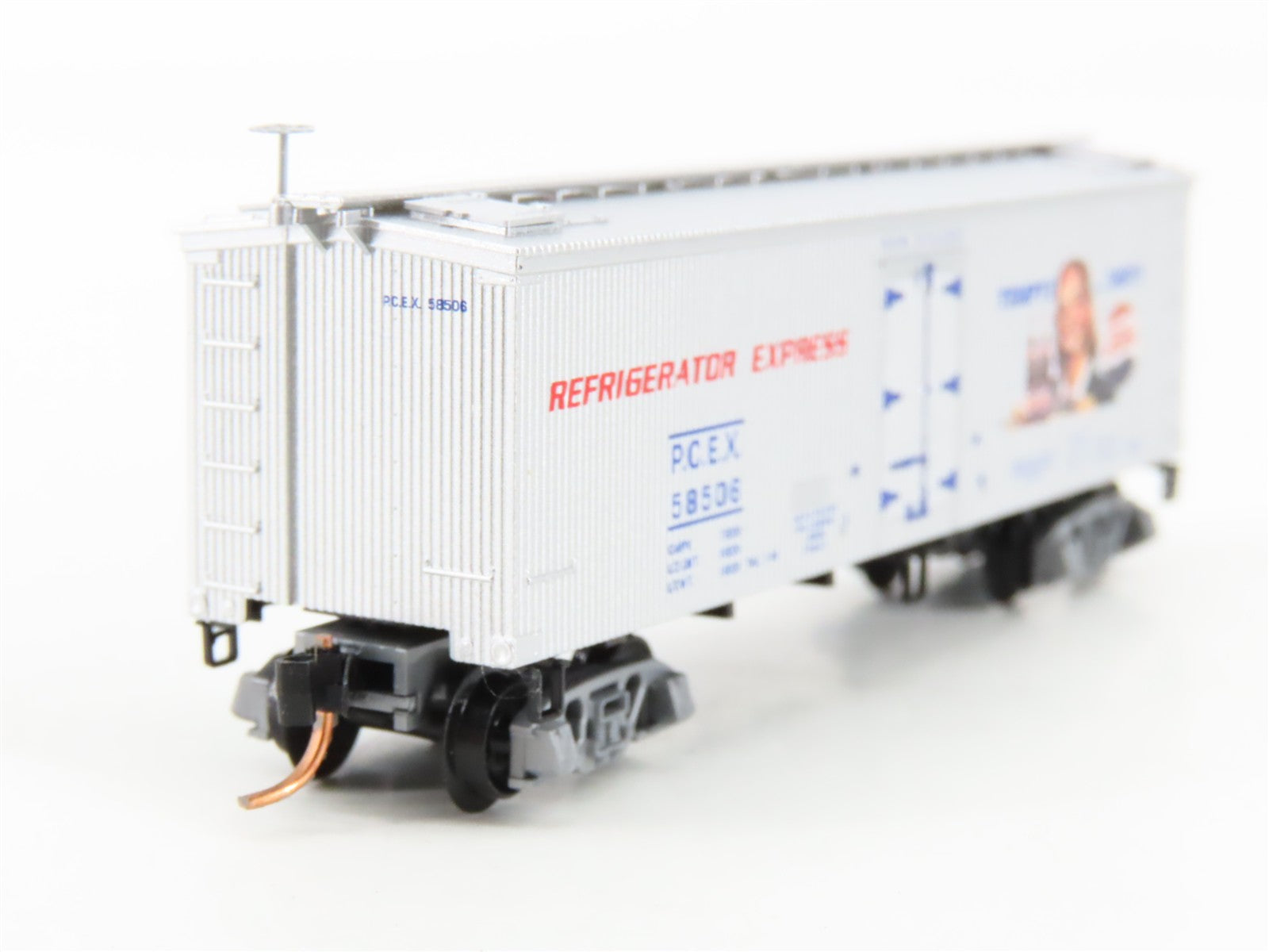 N Scale Micro-Trains MTL 58560 PCEX Pepsi-Cola 36' Wood Sheathed Ice Reefer RTR