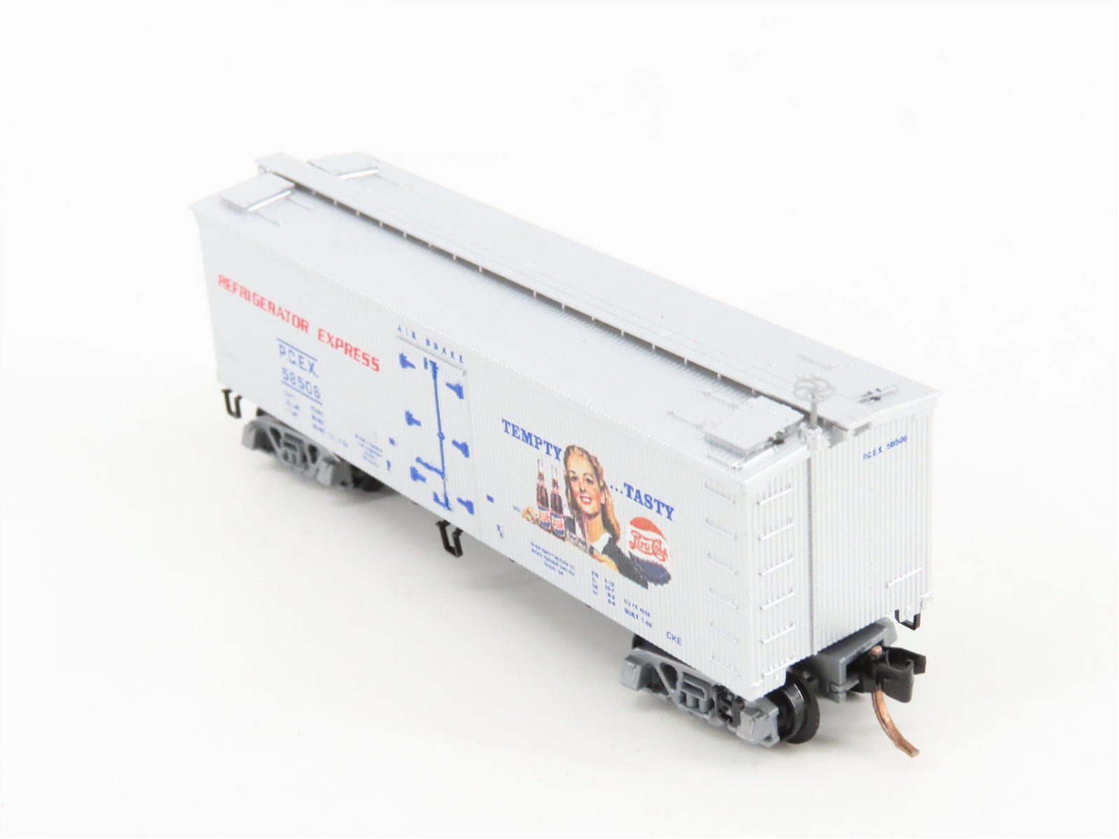 N Scale Micro-Trains MTL 58560 PCEX Pepsi-Cola 36' Wood Sheathed Ice Reefer RTR