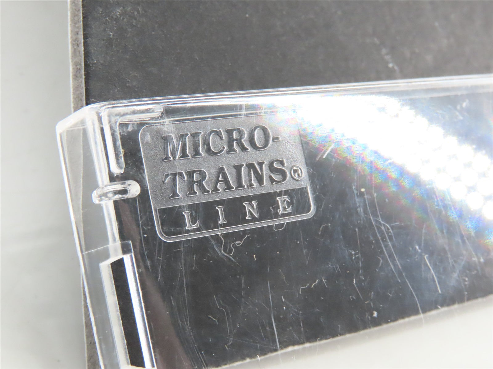 N Scale Micro-Trains MTL 06500820 LUX Lion Oil 39' Single Dome Tank Car 2256 RTR