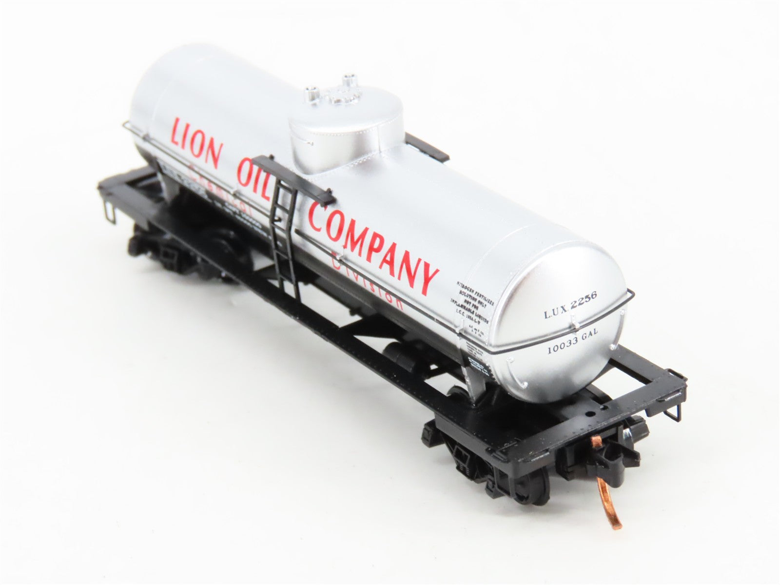N Scale Micro-Trains MTL 06500820 LUX Lion Oil 39' Single Dome Tank Car 2256 RTR